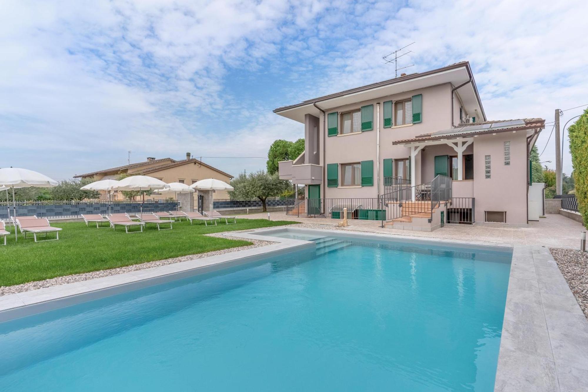 -Free Pool And Parking- Garda House Apartments Castelnuovo del Garda Εξωτερικό φωτογραφία