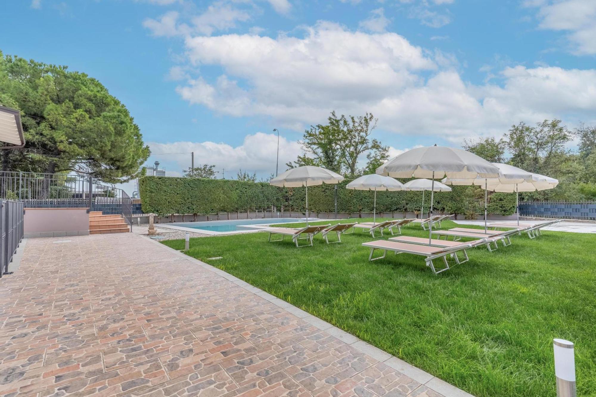 -Free Pool And Parking- Garda House Apartments Castelnuovo del Garda Εξωτερικό φωτογραφία