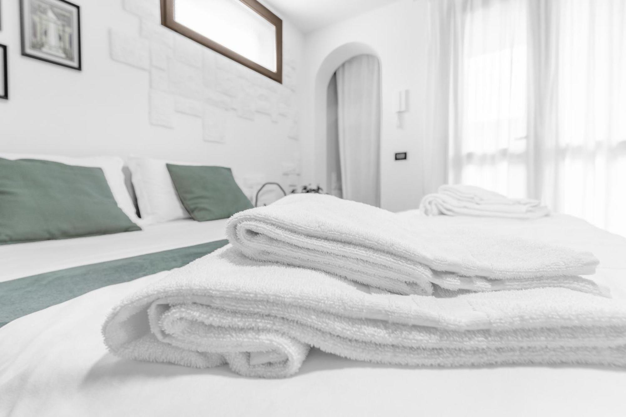 -Free Pool And Parking- Garda House Apartments Castelnuovo del Garda Εξωτερικό φωτογραφία